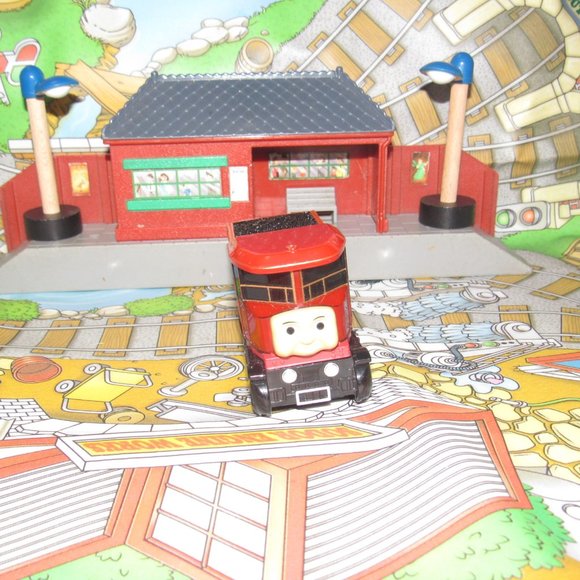 Thomas Trackmaster Motorized Train Engine Track Battery Powered Elizabeth Truck - Picture 2 of 3